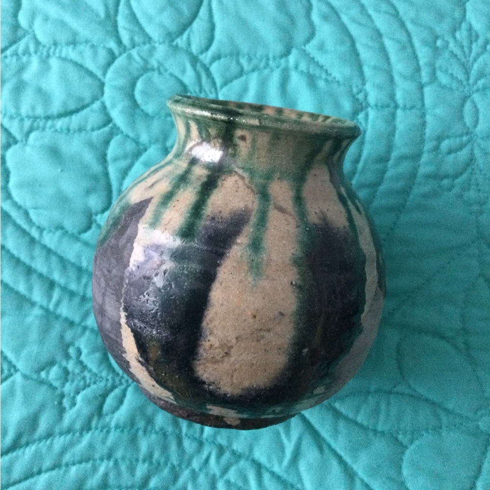 Pottery container